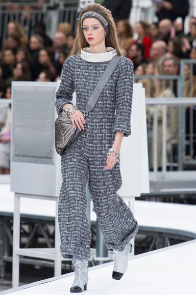 Look 5